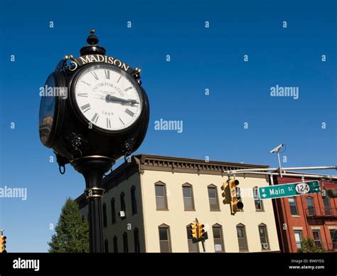 Time in New Jersey cities, day length, time of sunrise and sunset, daylight saving time and time zone information.